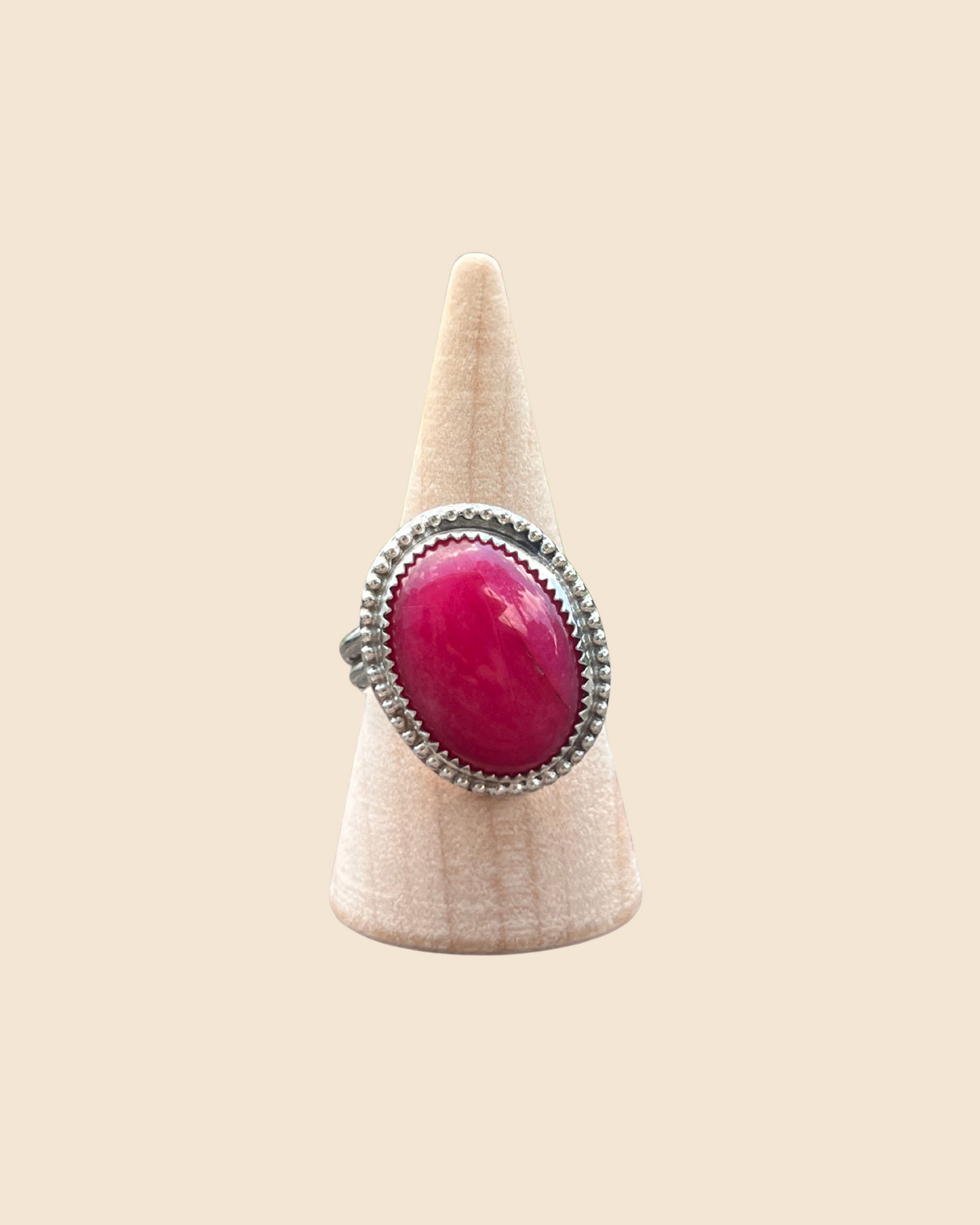 The Pink Jade Detailed Ring - Size 7.5