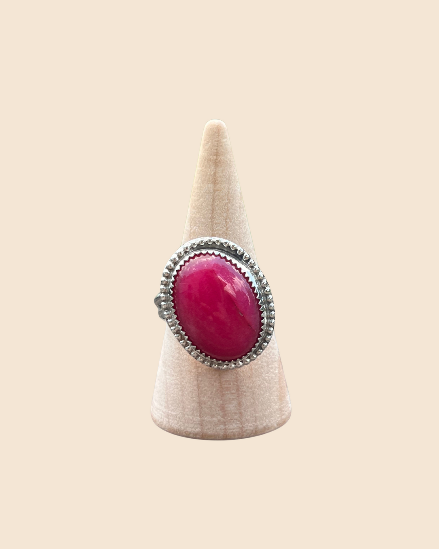 The Pink Jade Detailed Ring - Size 7.5